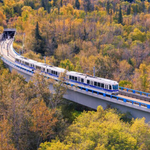 How to choose the best train tour for Canadian Rockies