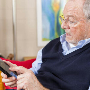 Popular large mobile phones for the seniors