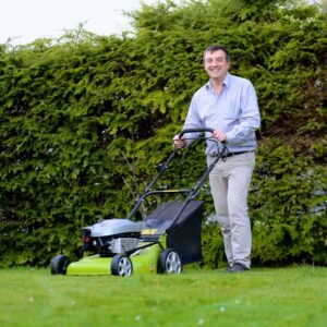 Steps to sharpen the blades of a ride-on mower