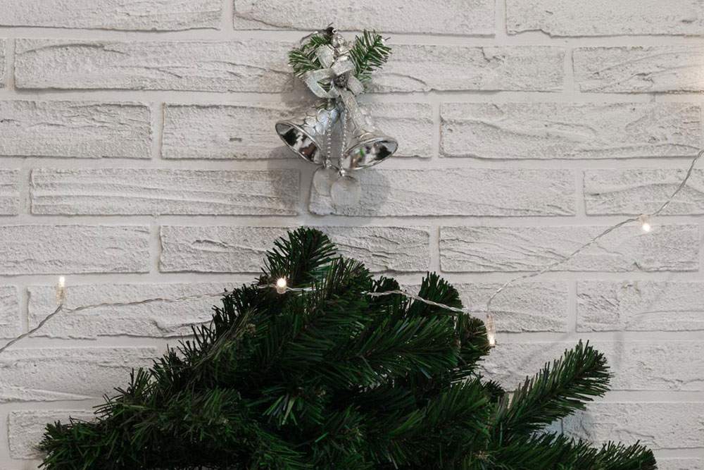 Tips for decorating your 12 ft pre-lit Christmas garland