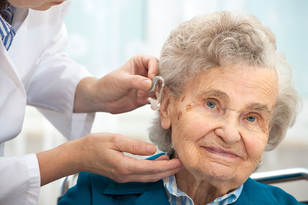 4 factors to consider while shopping for hearing aids