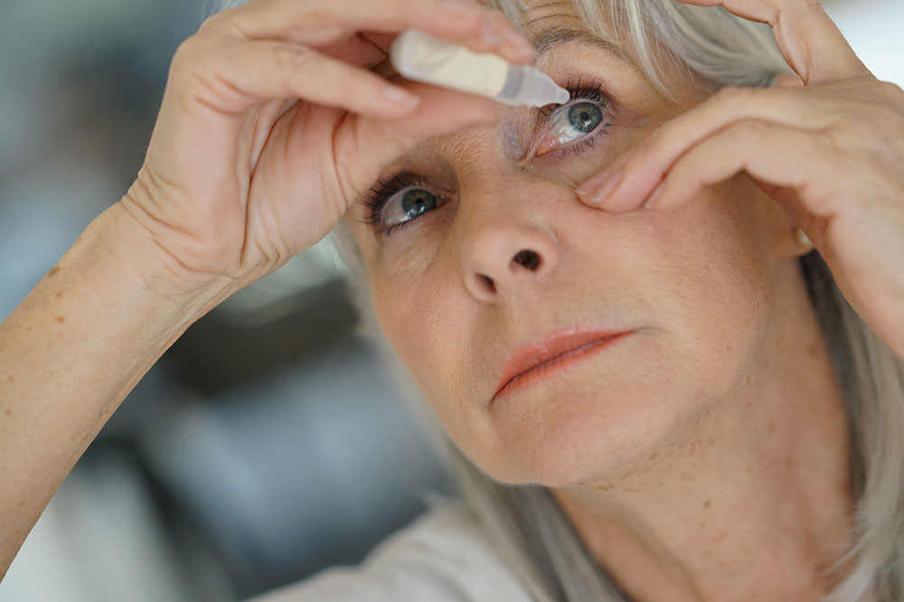 Dry eyes &#8211; Symptoms, causes, and treatment