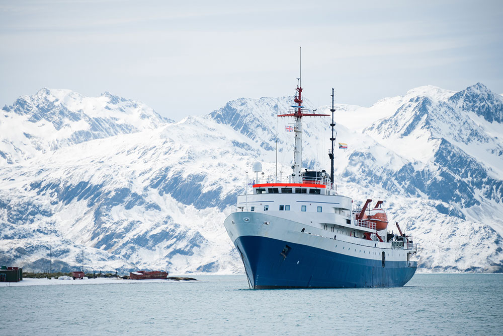 6 Popular Antarctica Cruises for Seniors